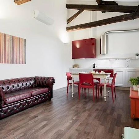Red Appartamento Immerso Tra Le Mura Bolognesi Ngoại thất bức ảnh