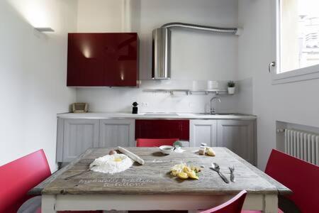 Red Appartamento Immerso Tra Le Mura Bolognesi Ngoại thất bức ảnh